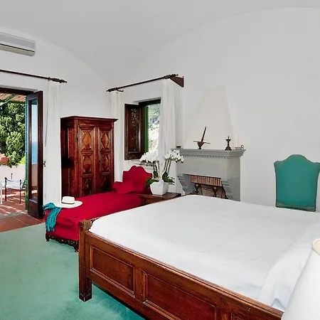 Magenta Villa
